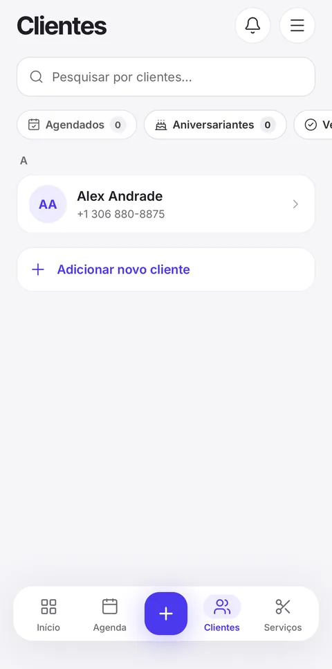 Lista de clientes no celular, com busca e filtros de agendados e aniversariantes.